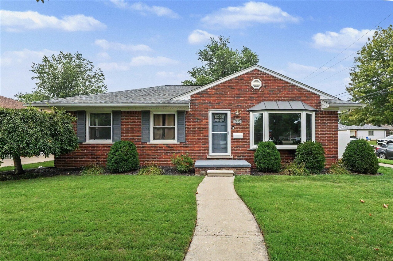 2nd image of 2995 Anna Ct, Trenton, MI 48183 | MLS# 70552195