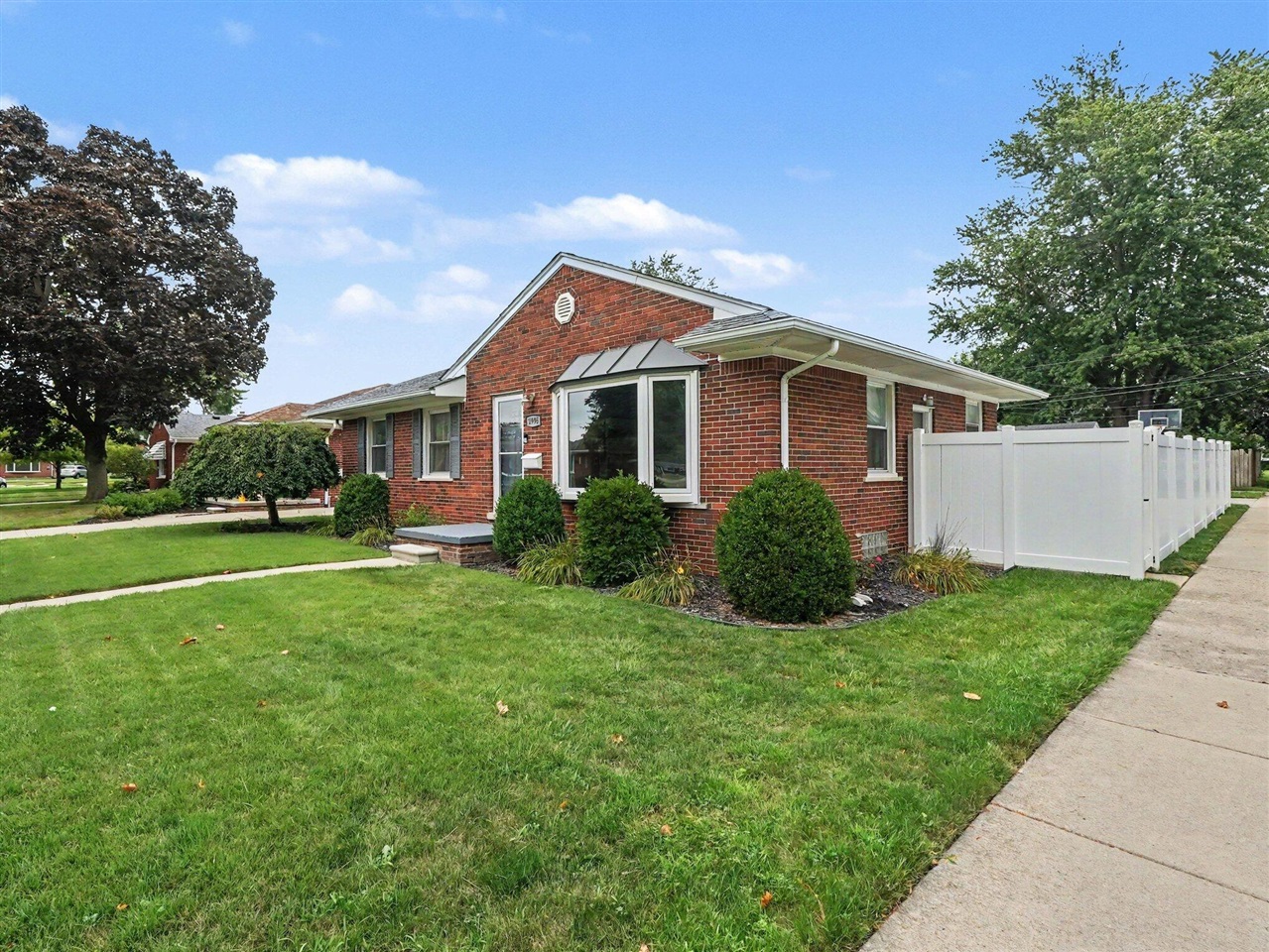 image of 2995 Anna Ct, Trenton, MI 48183 | MLS# 70552195