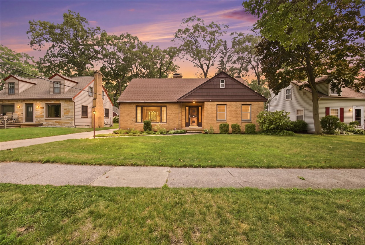 1st image of 1631 Glen Ave, Muskegon, MI 49441 | MLS# 70552199