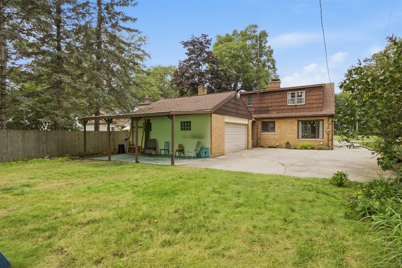 2nd image of 1631 Glen Ave, Muskegon, MI 49441 | MLS# 70552199