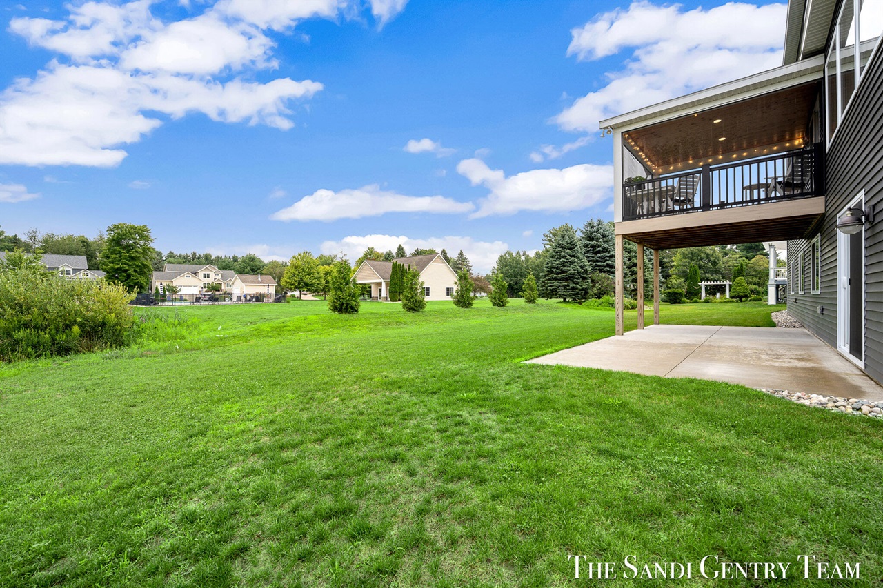 4th image of 36 W Farr Rd, Norton Shores, MI 49444 | MLS# 70552223