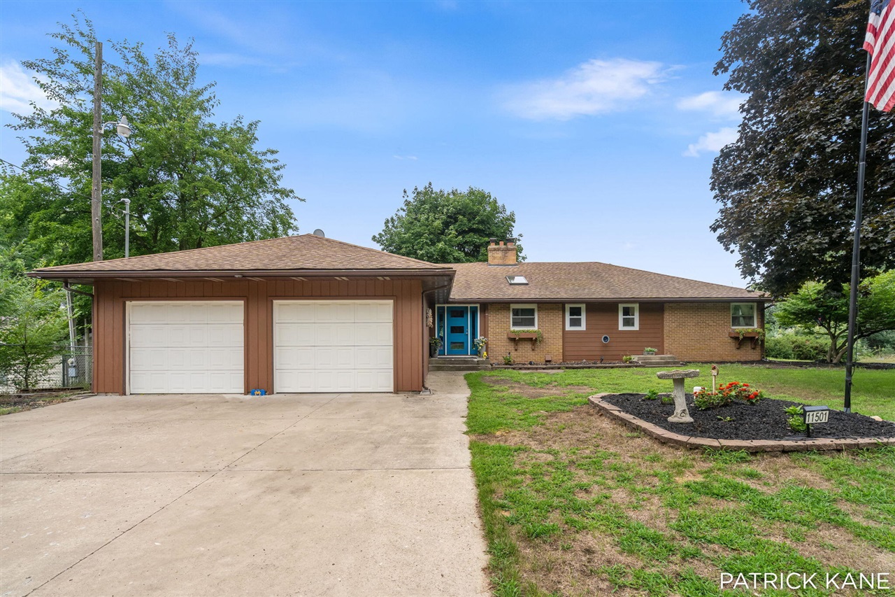 Photo 2 of Single family home for sale at 11501 S W County Line Rd, Greenville, MI 48838 | MLS# 70552224 | Listing updated on 2026-09-15