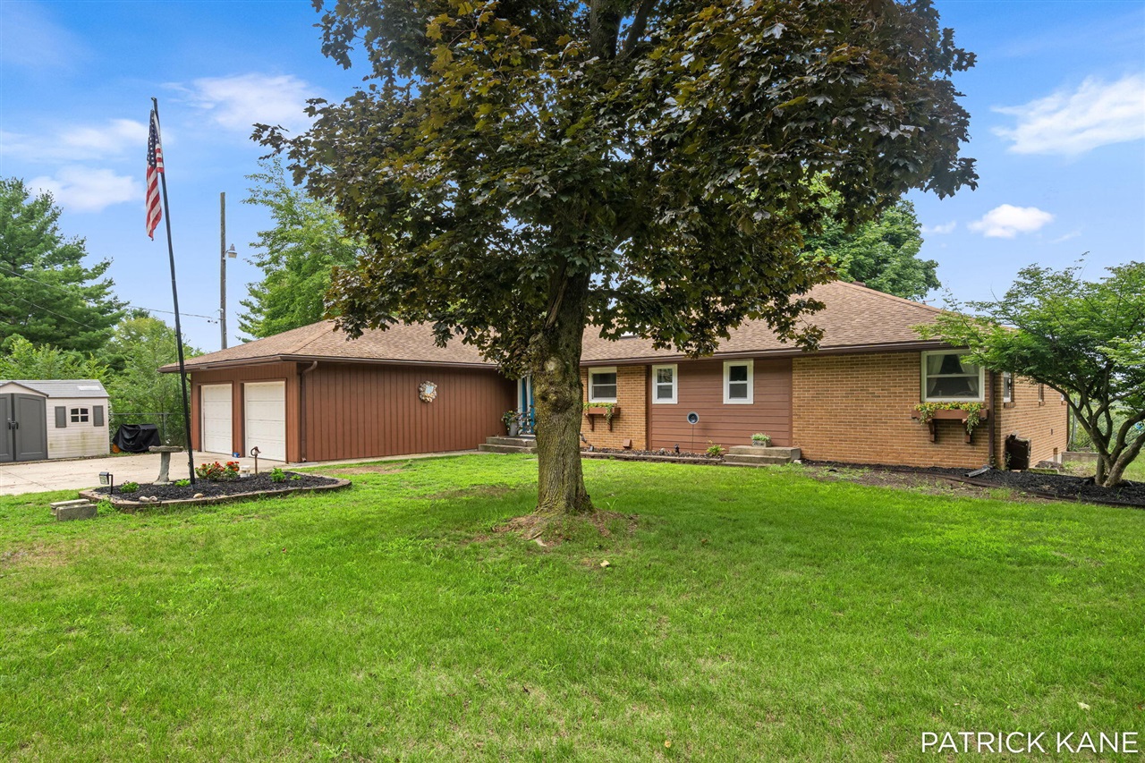 Photo 3 of Single family home for sale at 11501 S W County Line Rd, Greenville, MI 48838 | MLS# 70552224 | Listing updated on 2026-09-15