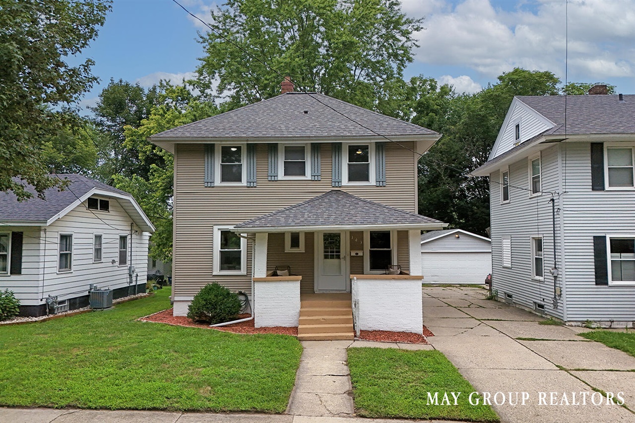 1st image of 143 Burr Oak St, Grand Rapids, MI 49505 | MLS# 70552234