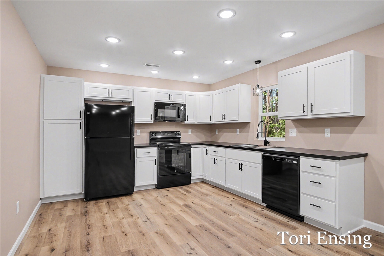 4th image of 726 N Burgess St, Greenville, MI 48838 | MLS# 70552237