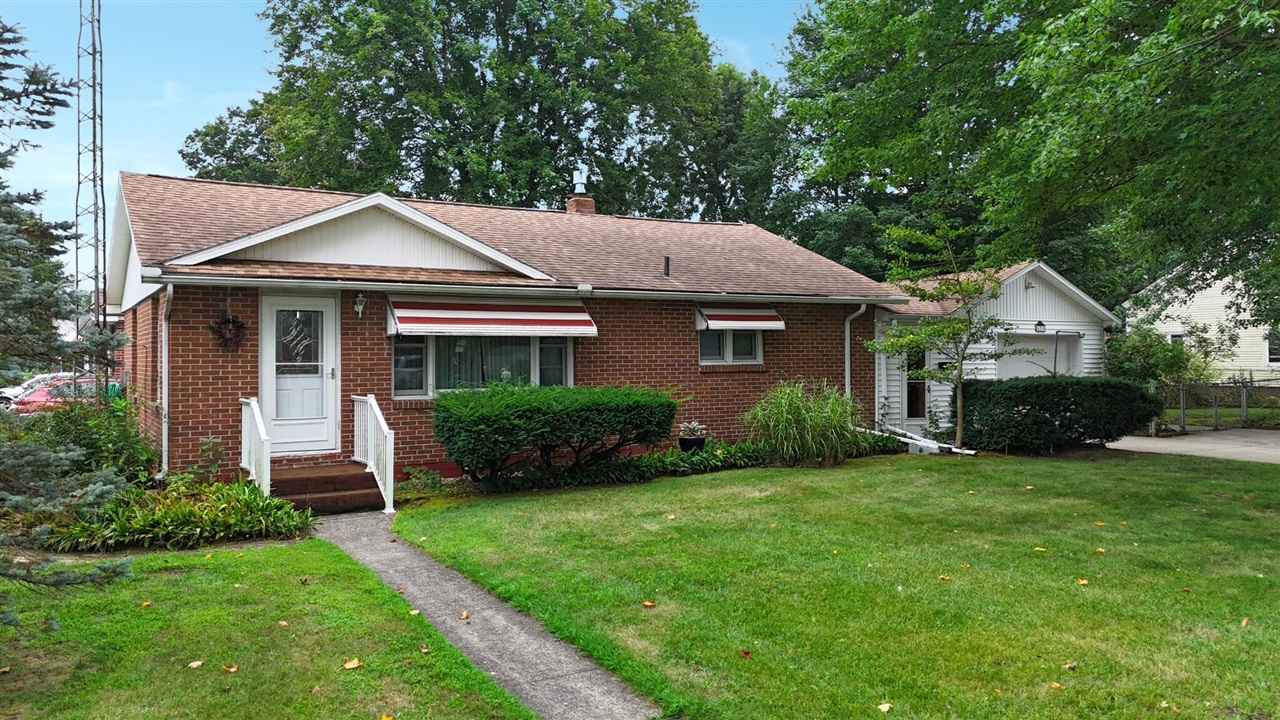2nd image of 624 Helena St, Dowagiac, MI 49047 | MLS# 70552242