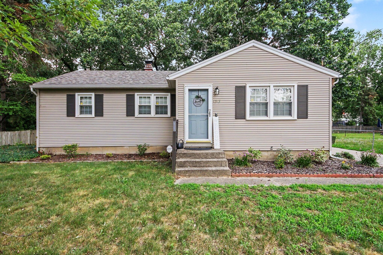 1st image of 1313 Bowdoin St, Grand Rapids, MI 49508 | MLS# 70552243
