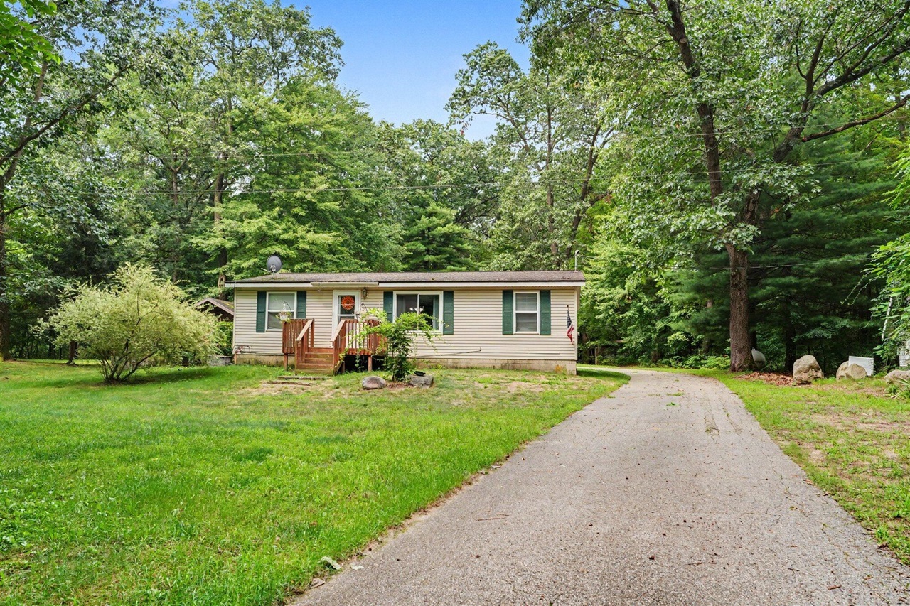 1st image of 1225 S Briggs Rd, Middleville, MI 49333 | MLS# 70552278