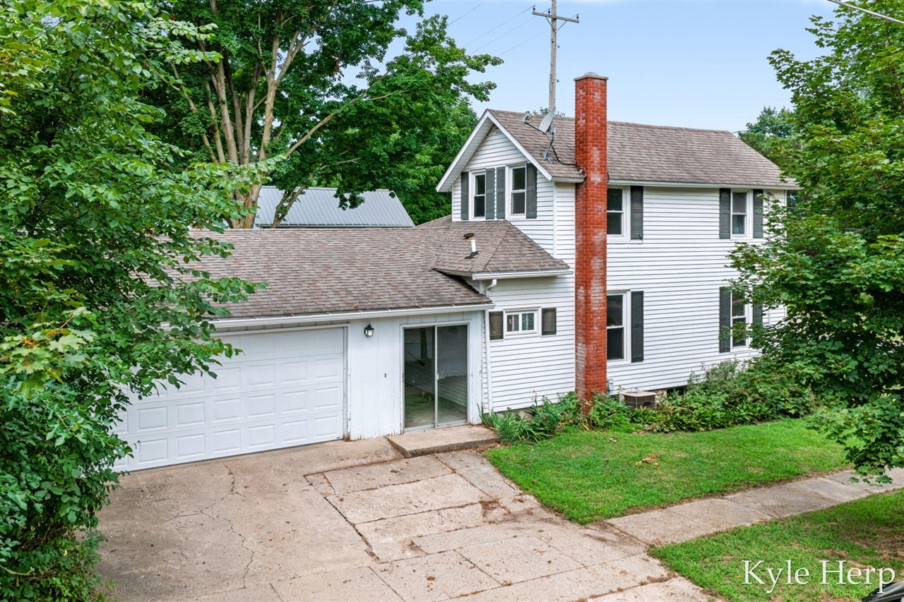 1st image of 204 W South St, Hastings, MI 49058 | MLS# 70552323