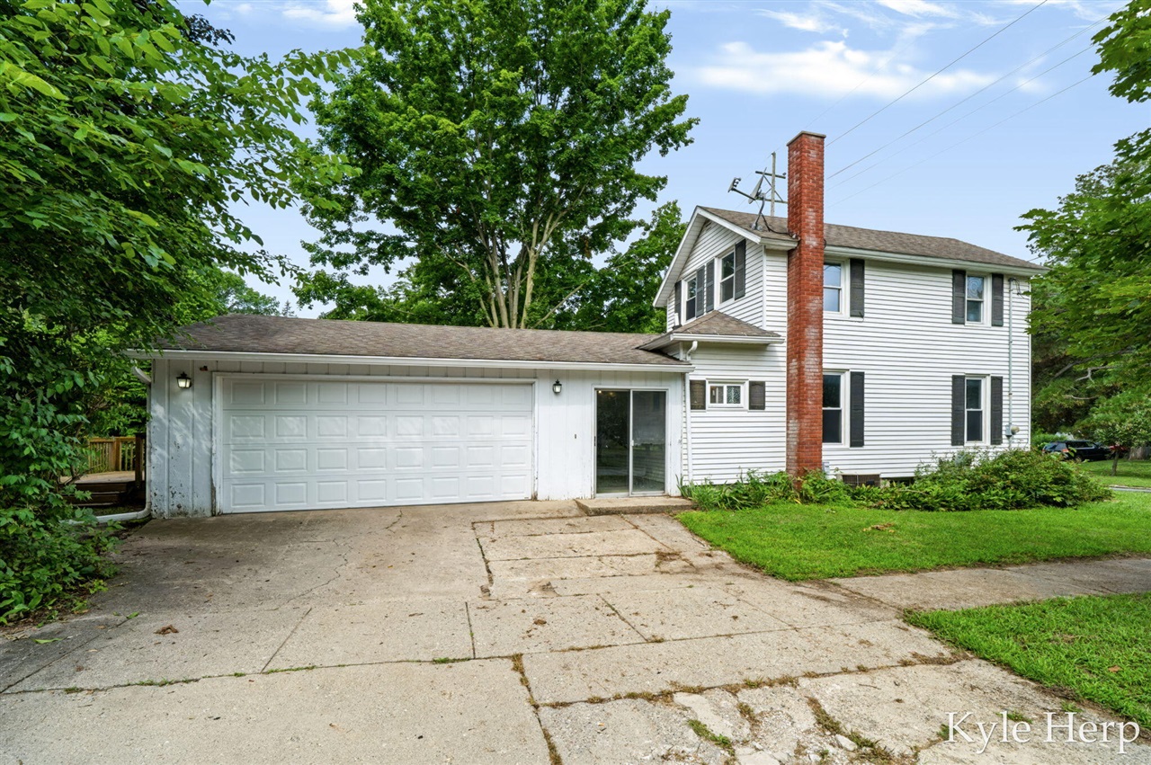 3rd image of 204 W South St, Hastings, MI 49058 | MLS# 70552323