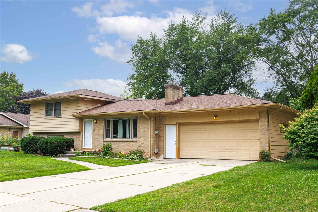 1st image of 4545 Bonnie Ave, Grand Rapids, MI 49508 | MLS# 70552347