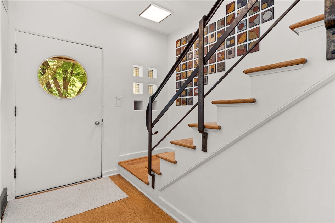 2nd image of 515 Oswego St, Ann Arbor, MI 48104 | MLS# 70552358