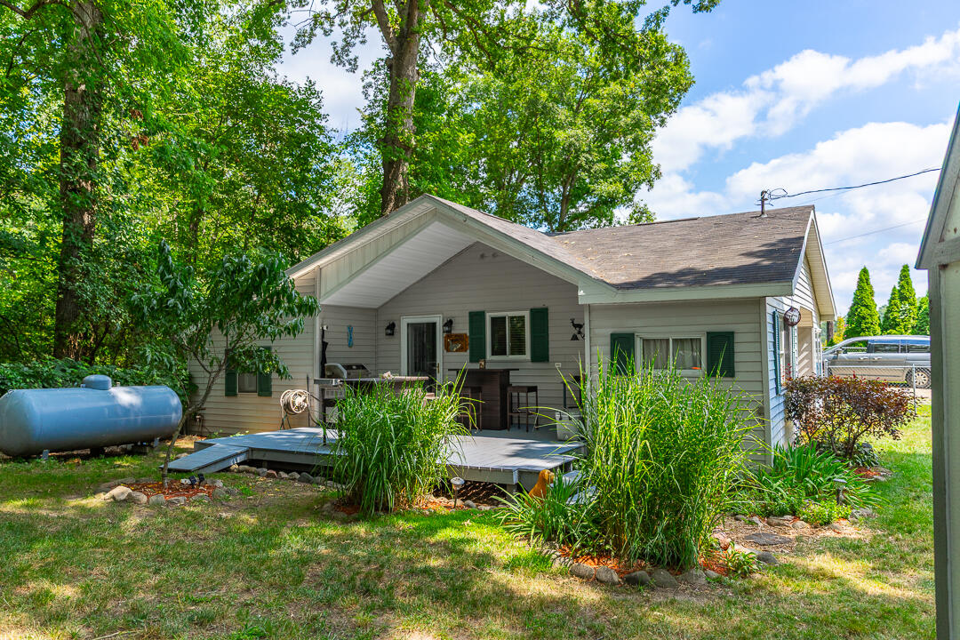 1st image of 9728 Lakeview Dr, Jerome, MI 49249 | MLS# 70552363