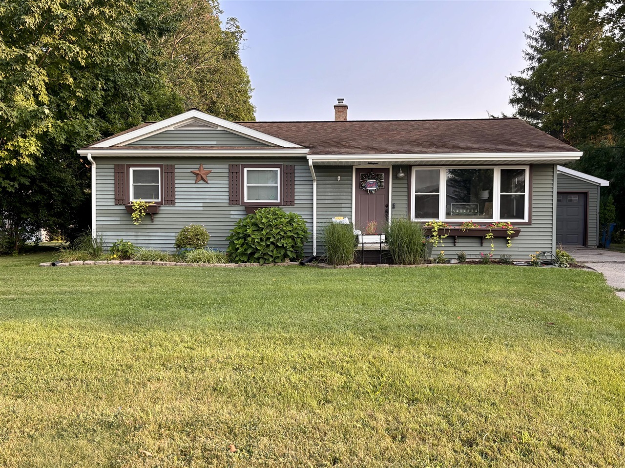 1st image of 610 E Main St, Fremont, MI 49412 | MLS# 70552371