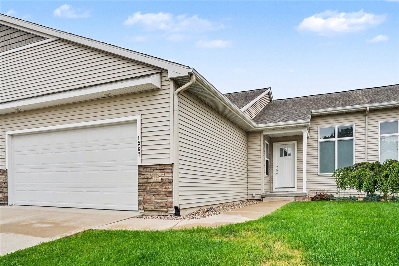 1st image of 1367 S Village Cir, Kalamazoo, MI 49009 | MLS# 70552378