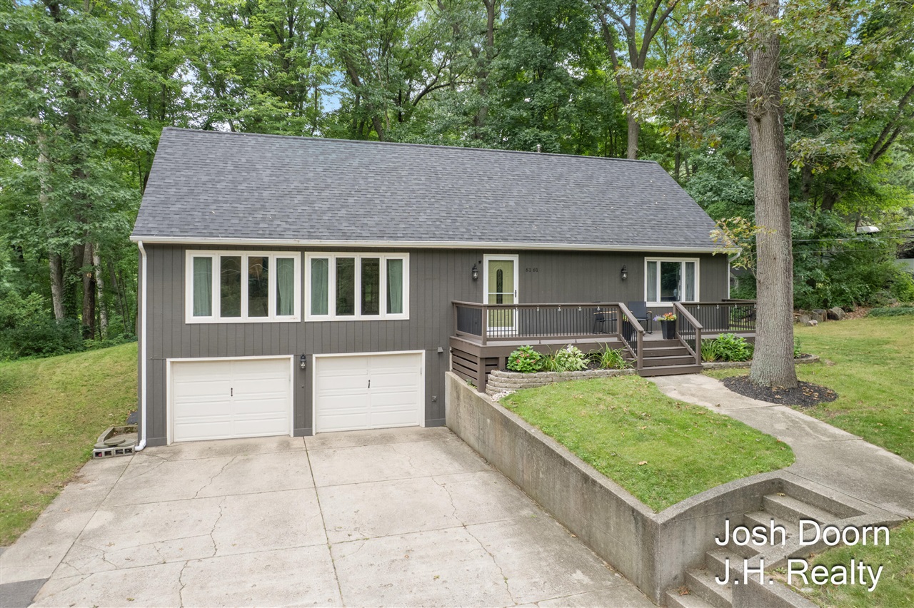 1st image of 8181 Vergennes St, Ada, MI 49301 | MLS# 70552393