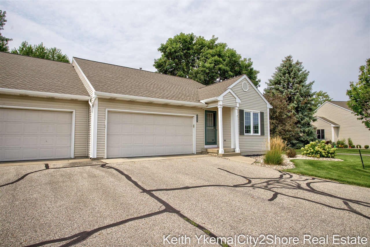 3rd image of 6185 Gleneagle Highlands Dr, Hudsonville, MI 49426 | MLS# 70552404