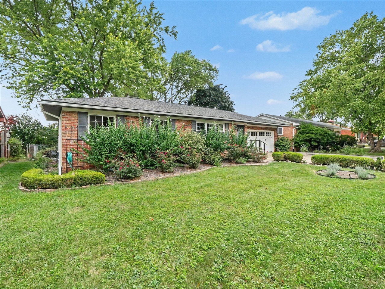 2nd image of 2004 Suffolk Ave, Ann Arbor, MI 48103 | MLS# 70552436