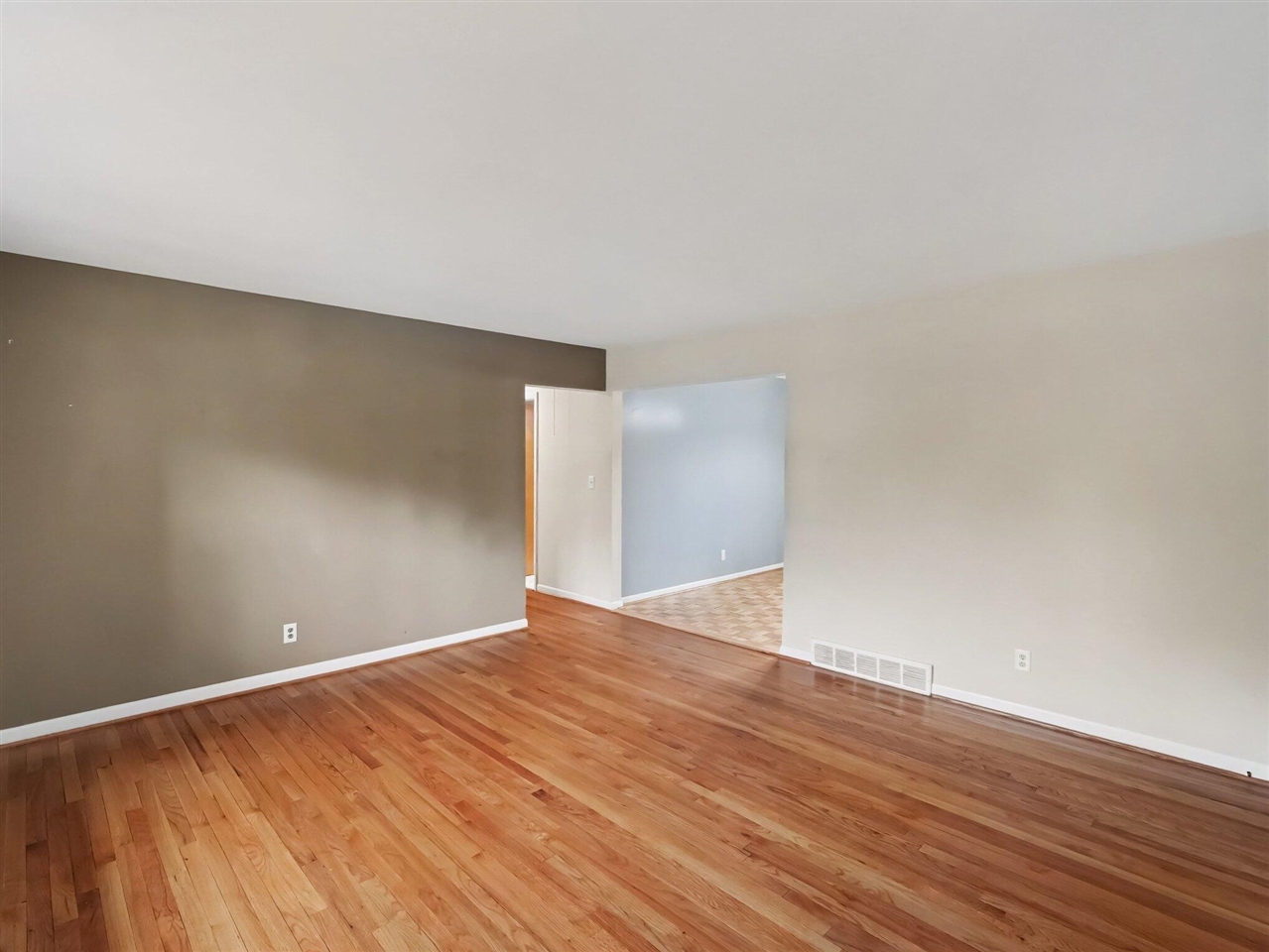 5th image of 2004 Suffolk Ave, Ann Arbor, MI 48103 | MLS# 70552436