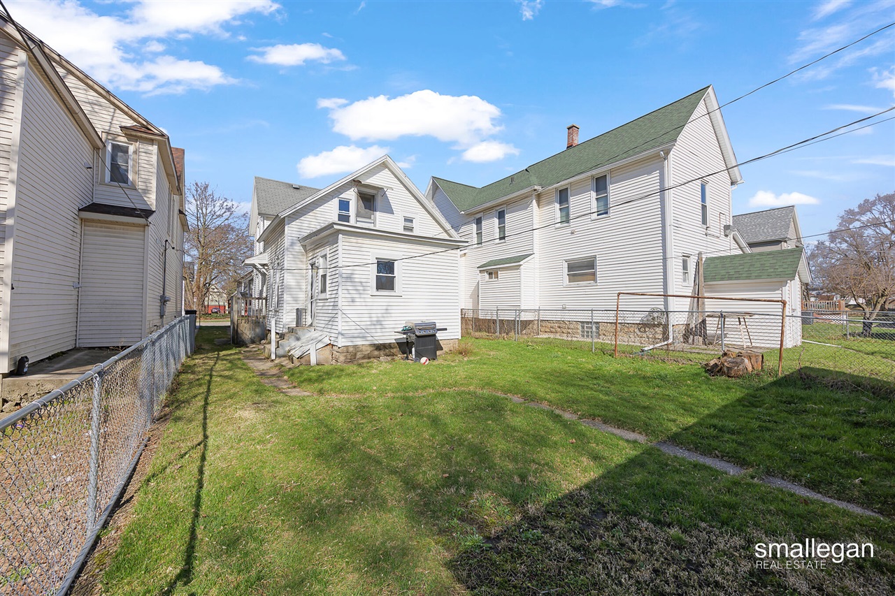 2nd image of 1010 Nw Alpine Ave, Grand Rapids, MI 49504 | MLS# 70552440