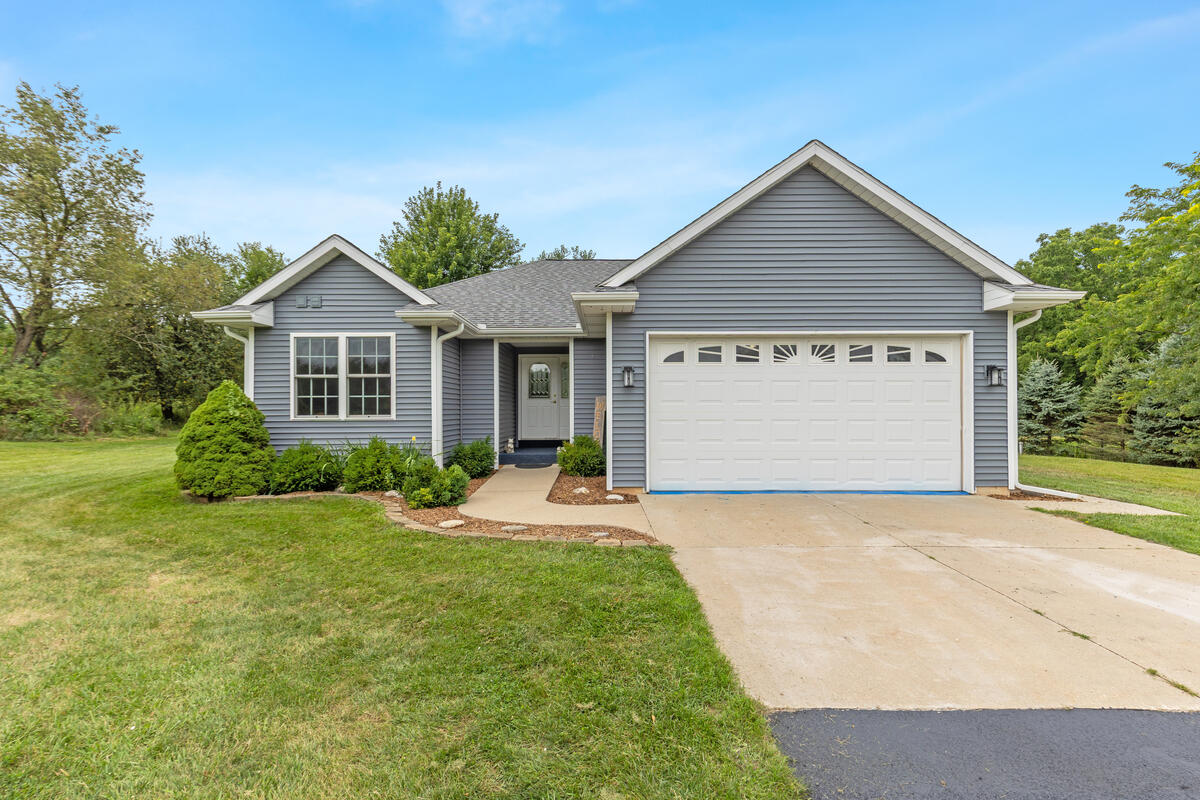 2nd image of 1746 Rowden Dr, Hastings, MI 49058 | MLS# 70552459