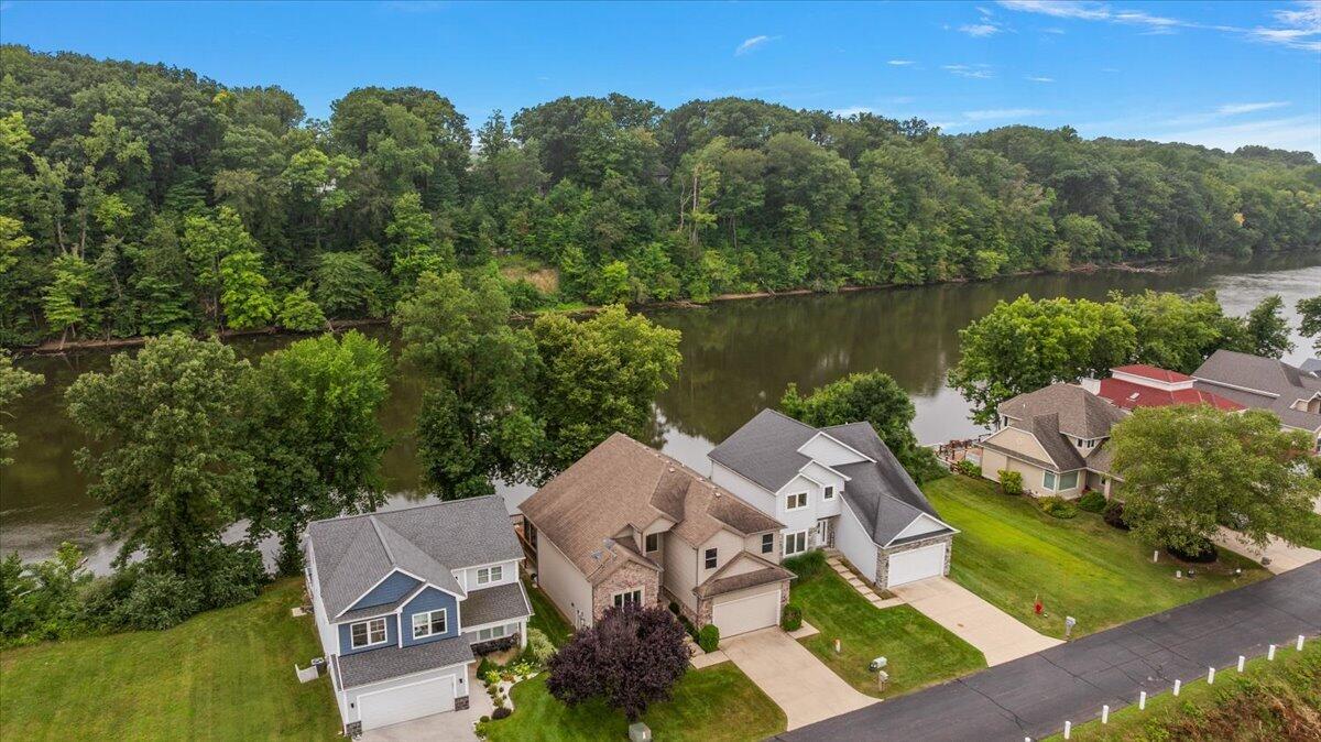 1st image of 626 Swan River Dr, Benton Harbor, MI 49022 | MLS# 70552490
