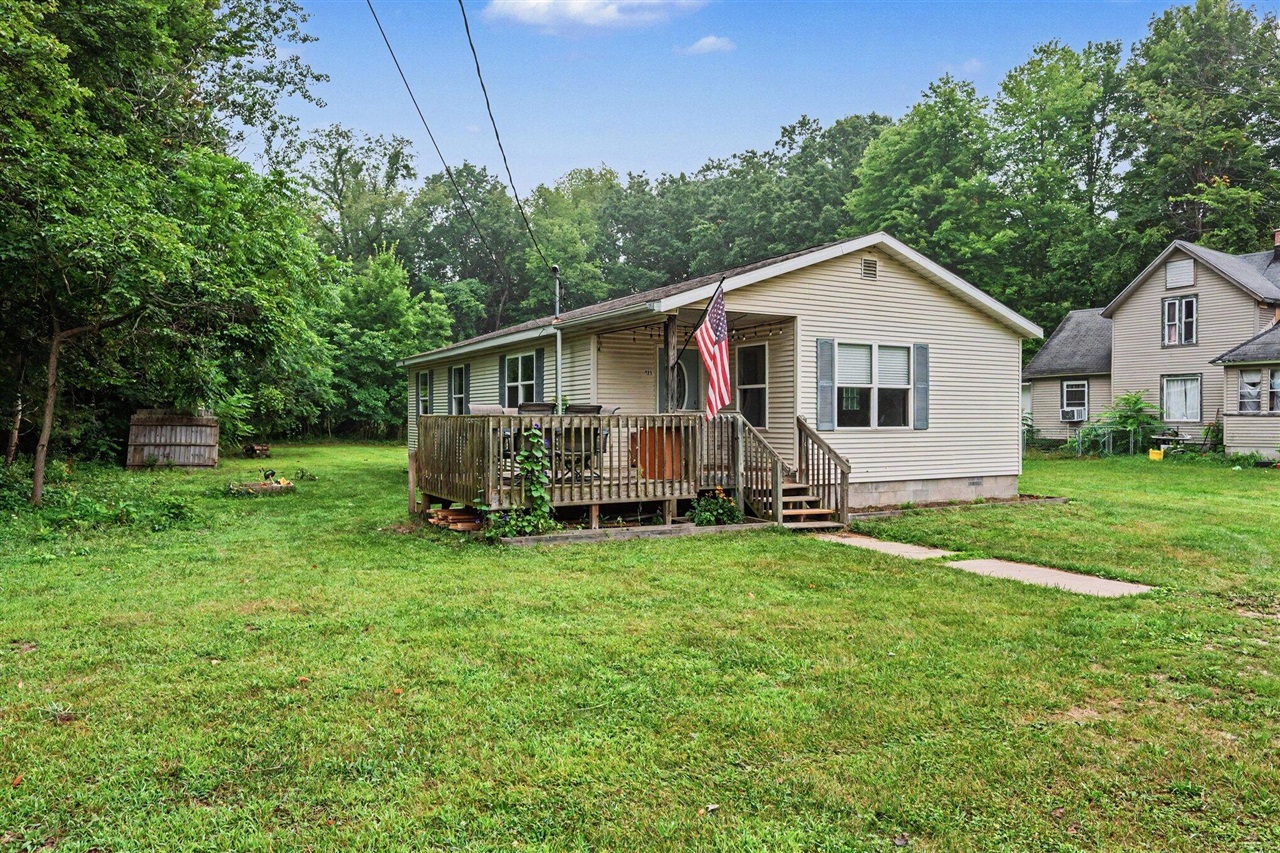 1st image of 221 Lowe St, Allegan, MI 49010 | MLS# 70552502