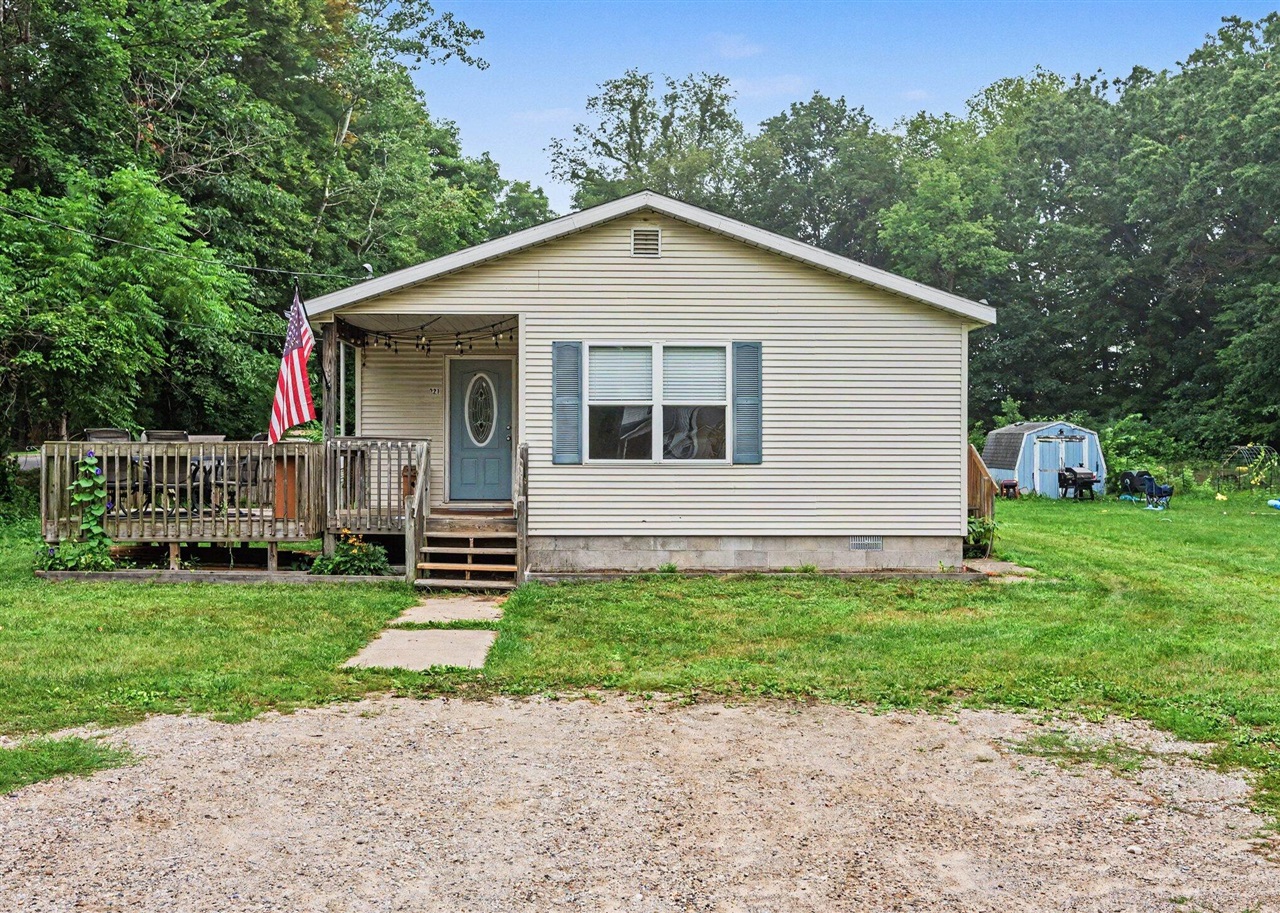 2nd image of 221 Lowe St, Allegan, MI 49010 | MLS# 70552502