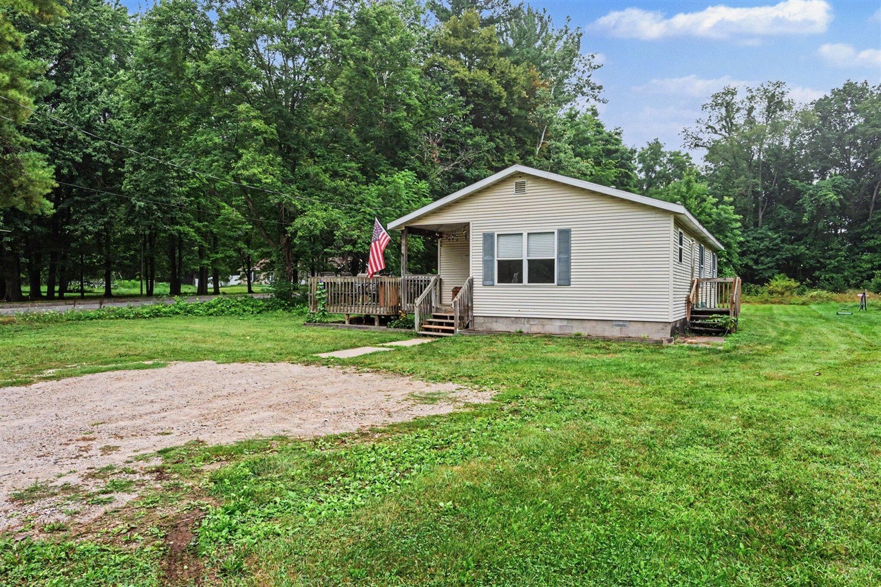 4th image of 221 Lowe St, Allegan, MI 49010 | MLS# 70552502