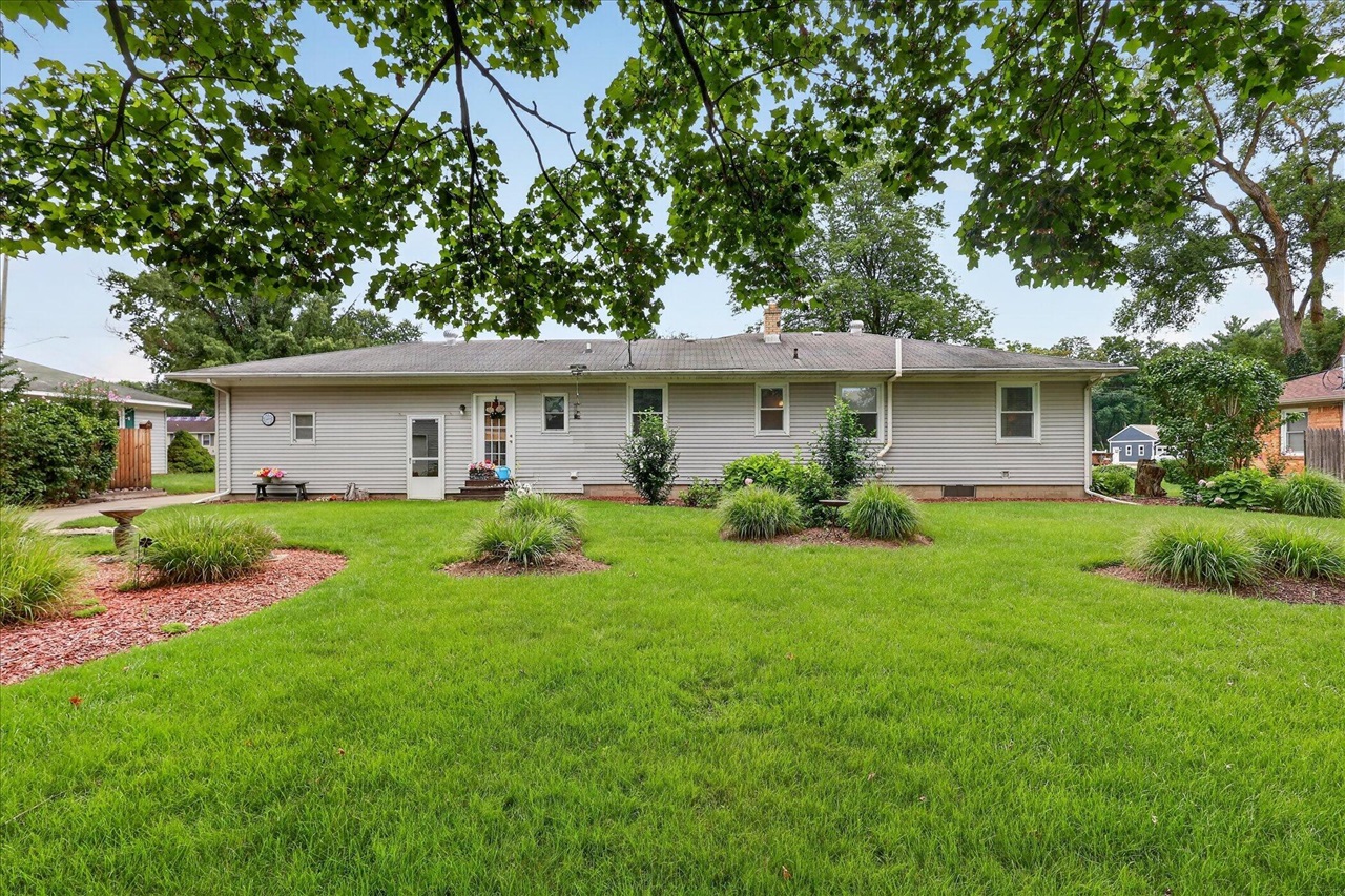 5th image of 1055 Elmwood Dr, Jenison, MI 49428 | MLS# 70552530