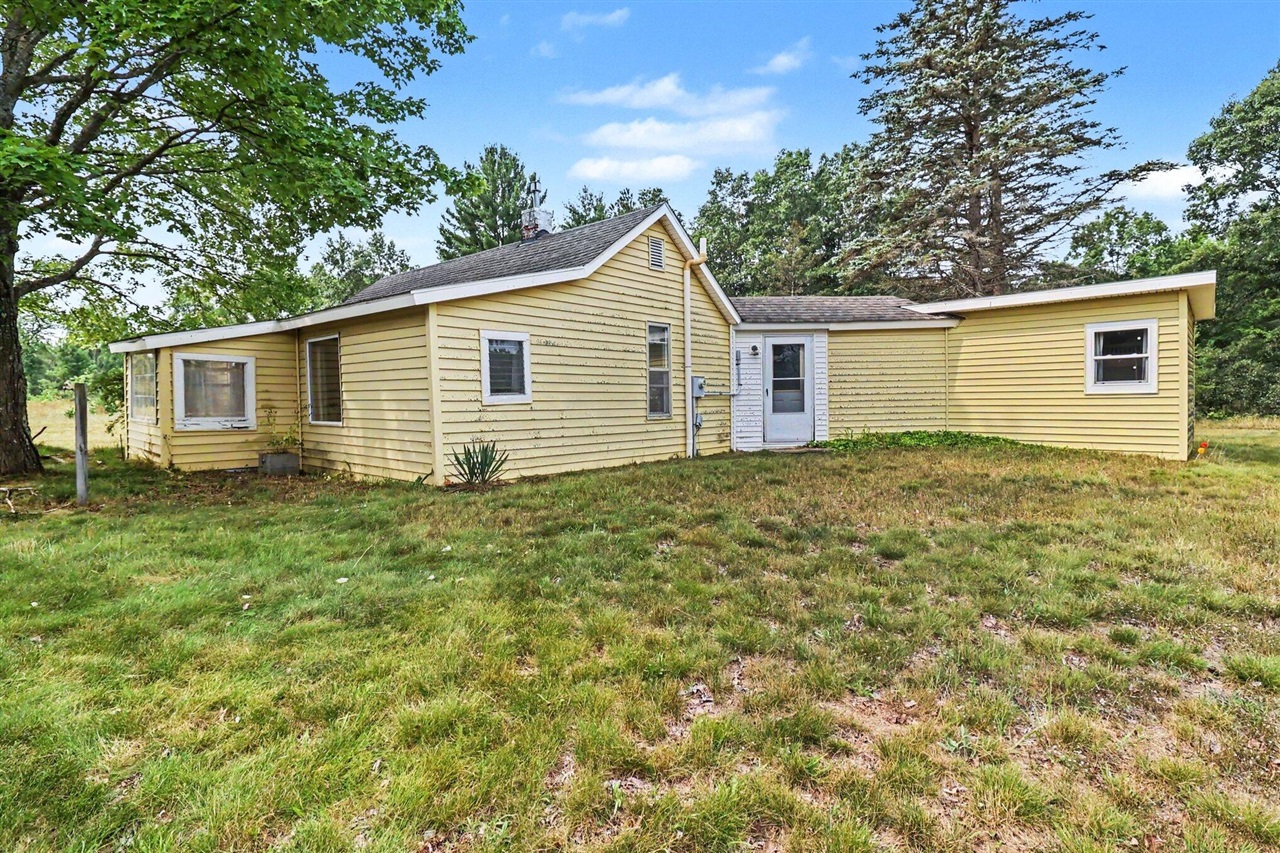 Photo 1 of Single family home for sale at 10553 N Us 31, Free Soil, MI 49411 | MLS# 70552569 | Listing updated on 2026-09-06