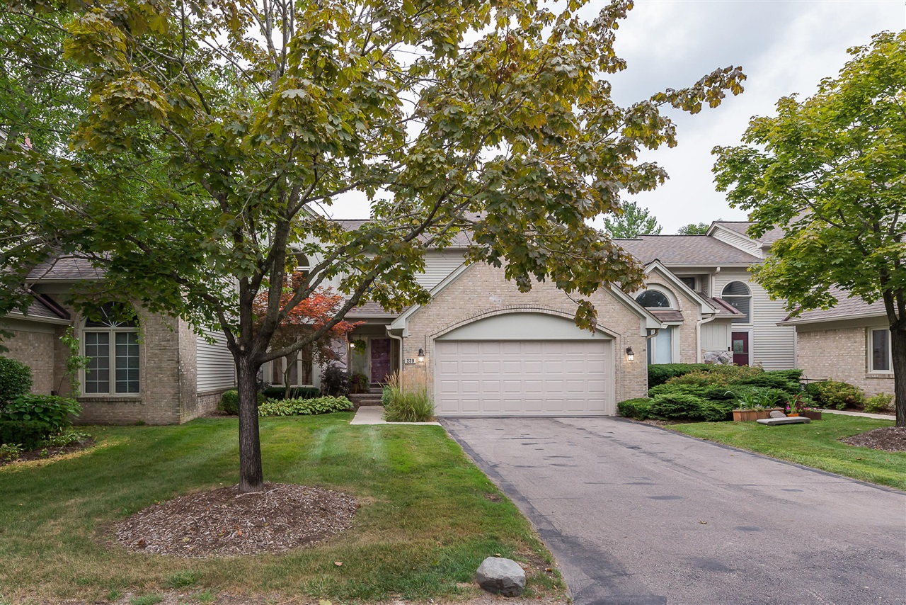 3rd image of 239 Saint Lawrence Blvd, Northville, MI 48168 | MLS# 70552576