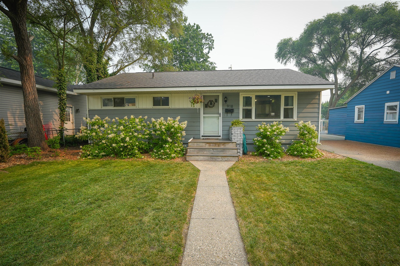 1st image of 918 Post Rd, Muskegon, MI 49441 | MLS# 70552581