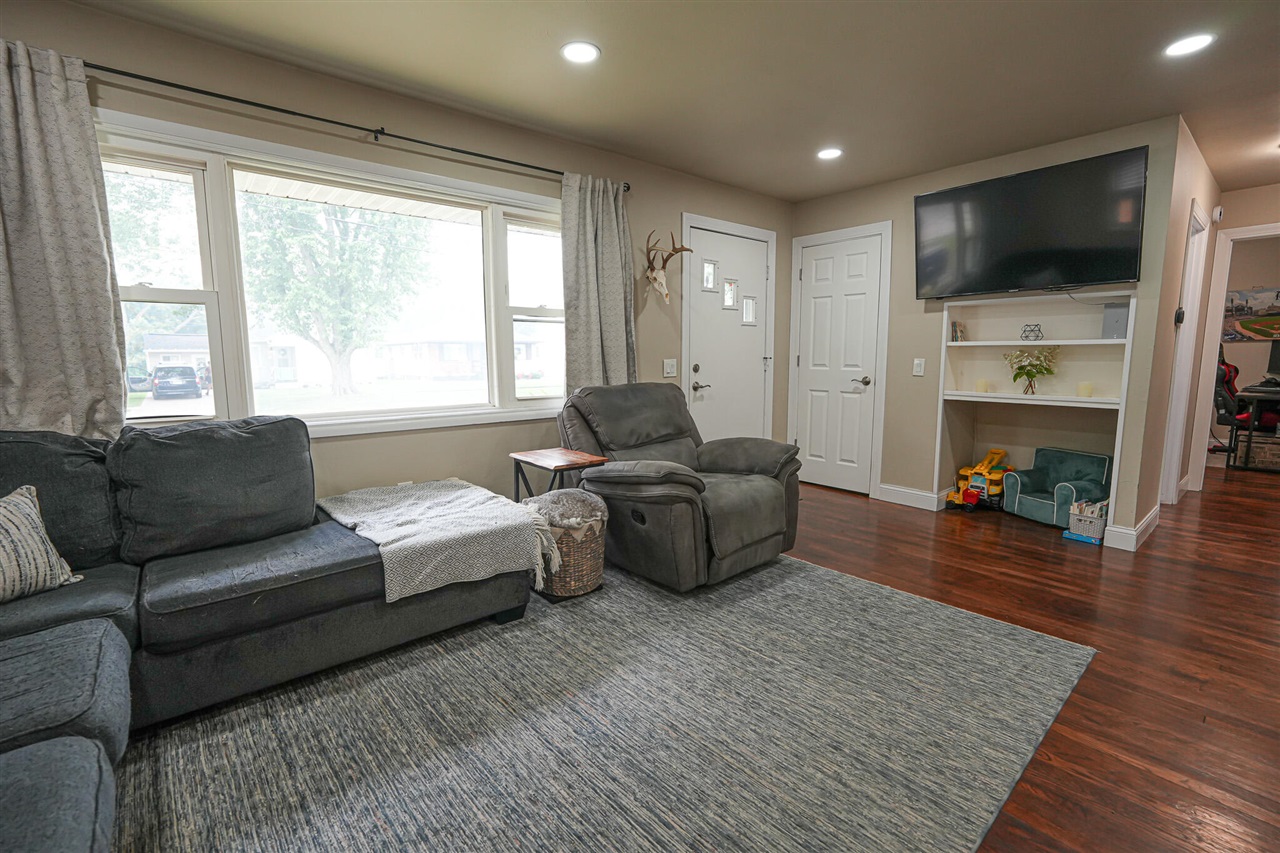 3rd image of 918 Post Rd, Muskegon, MI 49441 | MLS# 70552581