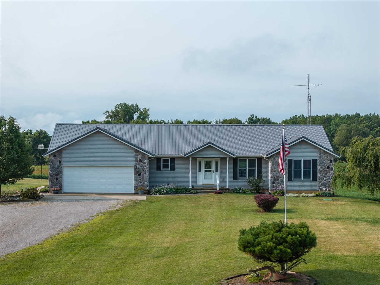 2nd image of 6819 Squawfield Rd, Pittsford, MI 49271 | MLS# 70552613