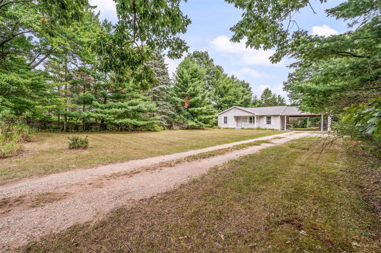 3rd image of 1306 Bjornson St, Big Rapids, MI 49307 | MLS# 70552624