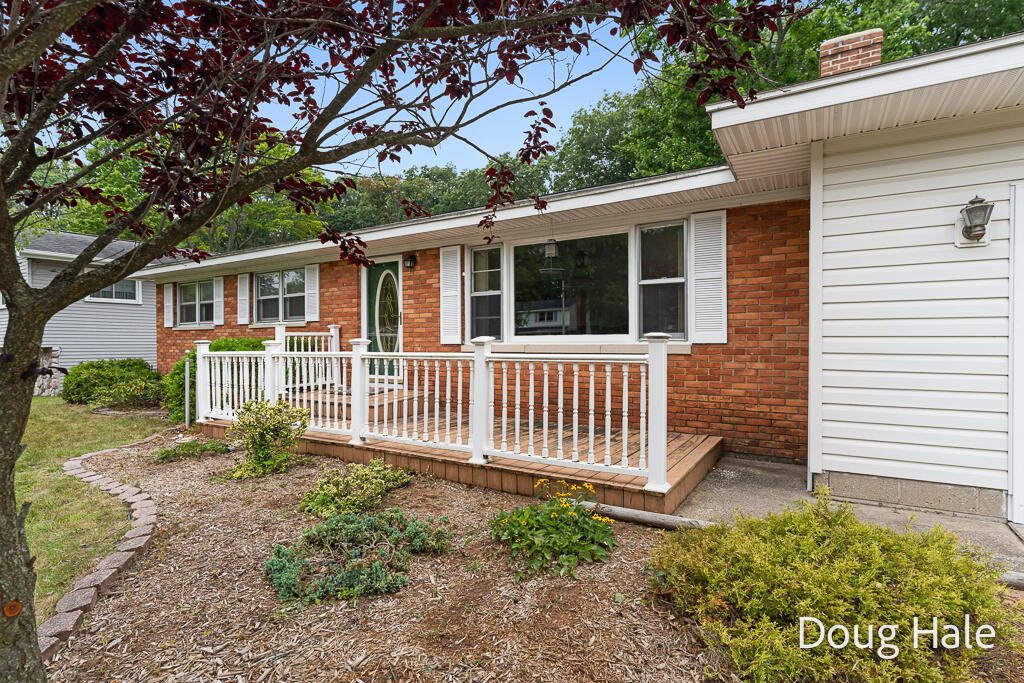 3rd image of 1674 Bonneville Dr, Norton Shores, MI 49441 | MLS# 70552642