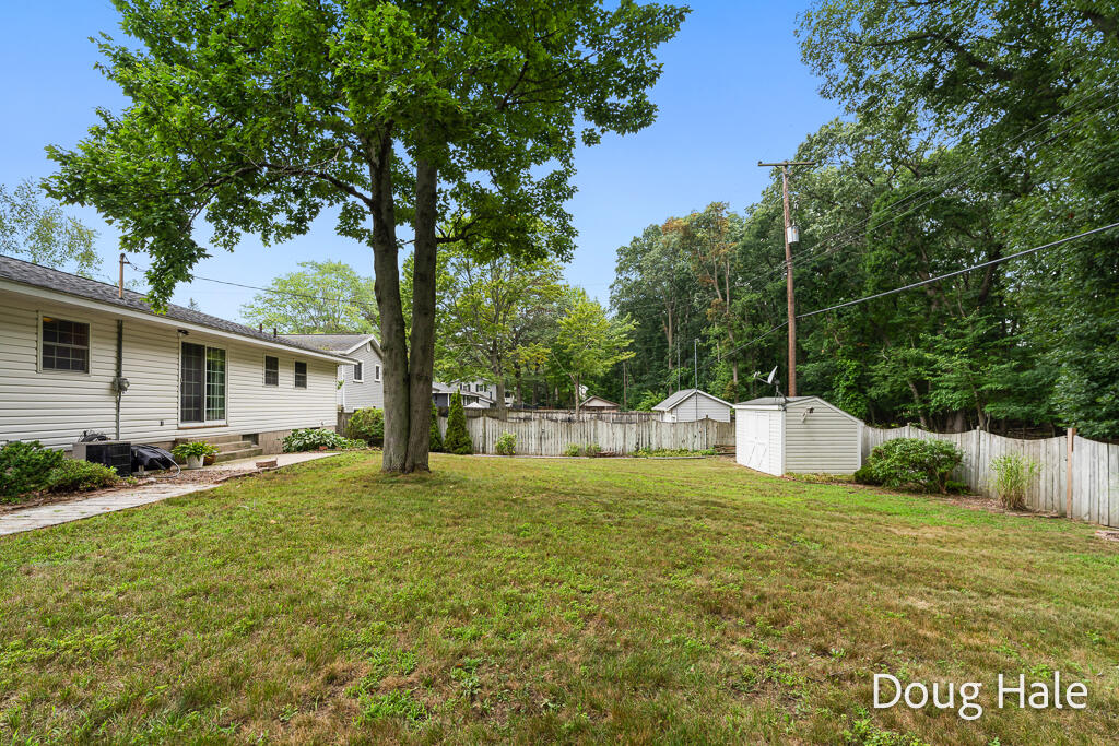 5th image of 1674 Bonneville Dr, Norton Shores, MI 49441 | MLS# 70552642