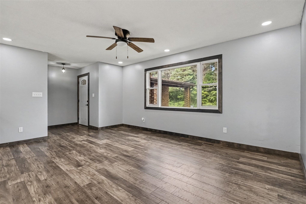 4th image of 8312 48Th Ave, Covert, MI 49043 | MLS# 70552673