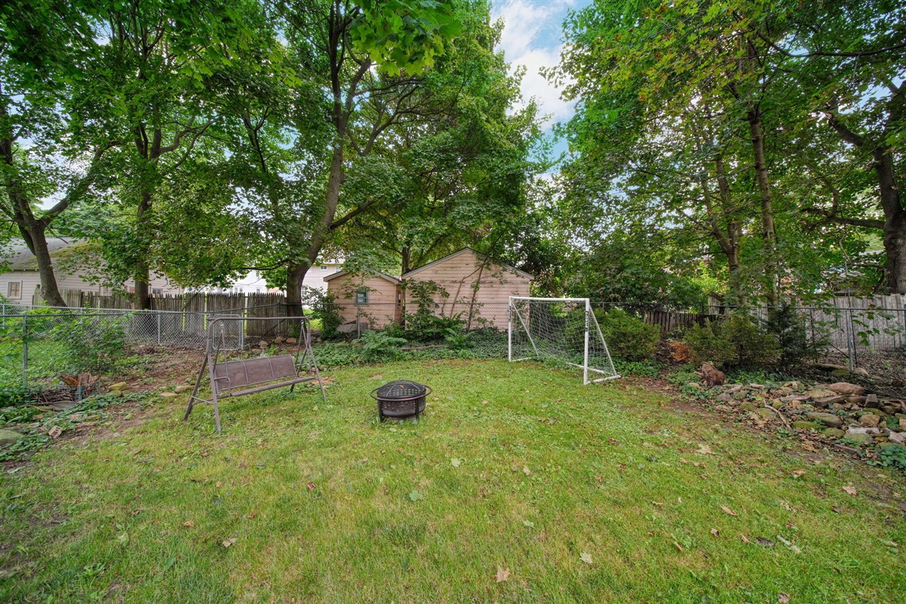36th image of 227 N Bowen St, Jackson, MI 49202 | MLS# 70552674