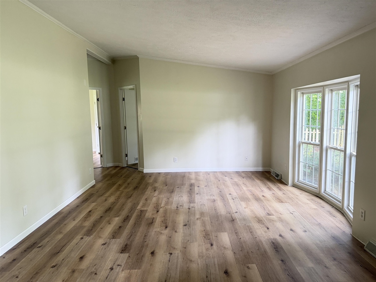 4th image of 3084 S Pipestone Rd, Benton Harbor, MI 49022 | MLS# 70552682