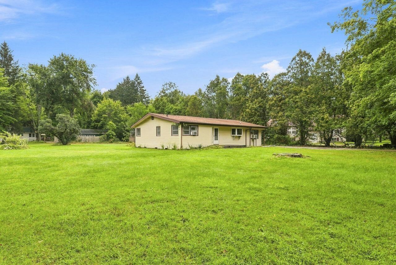 Photo 2 of Single family home for sale at 8887 Elm Valley Rd, Union Pier, MI 49129 | MLS# 70552700 | Listing updated on 2026-10-06