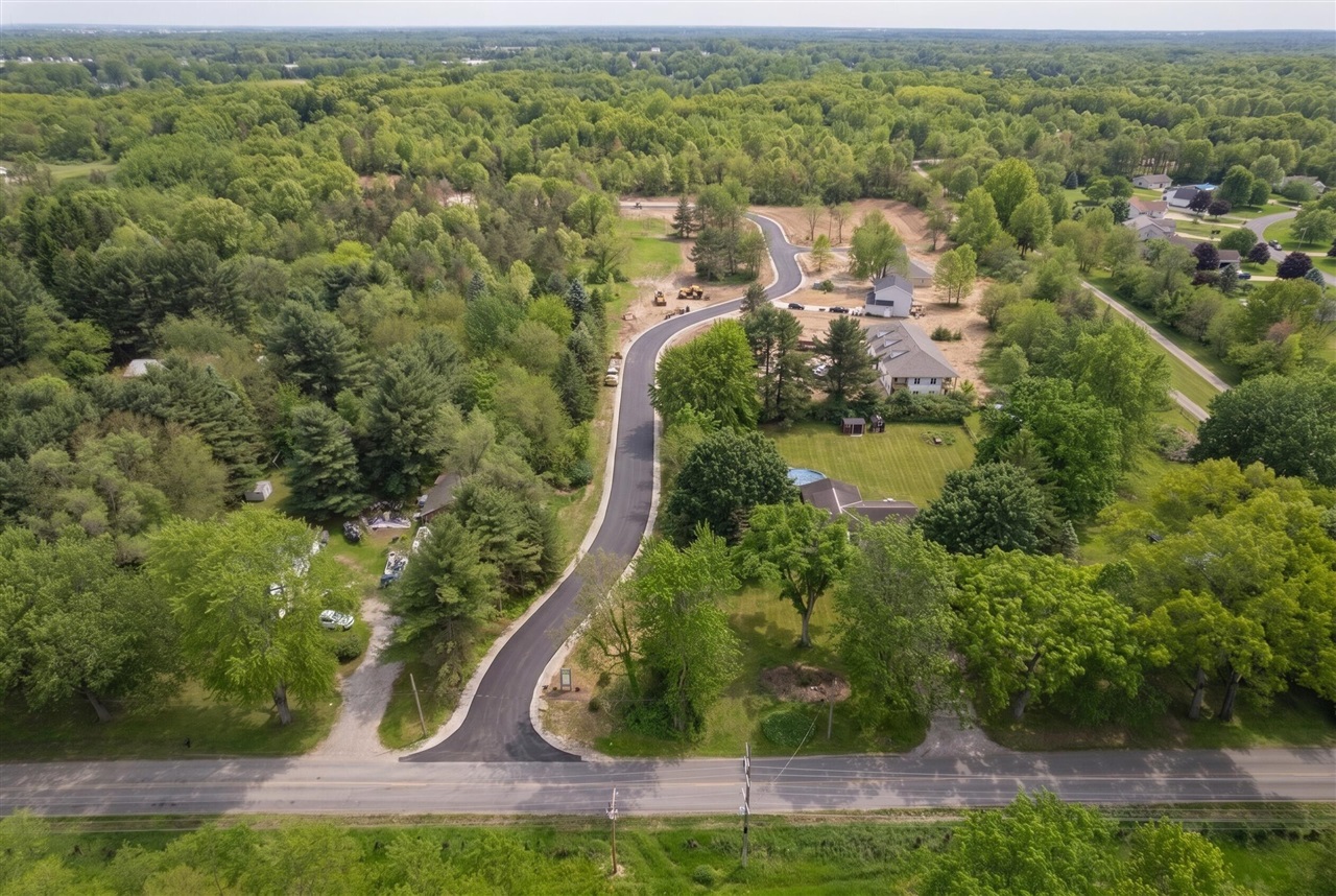 3rd image of 8 Gady Pines Dr, Adrian, MI 49221 | MLS# 70552724