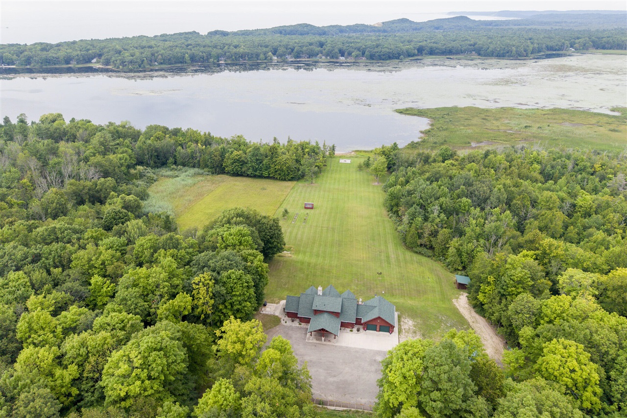 3rd image of 302 E Kott Rd, Manistee, MI 49660 | MLS# 70552756