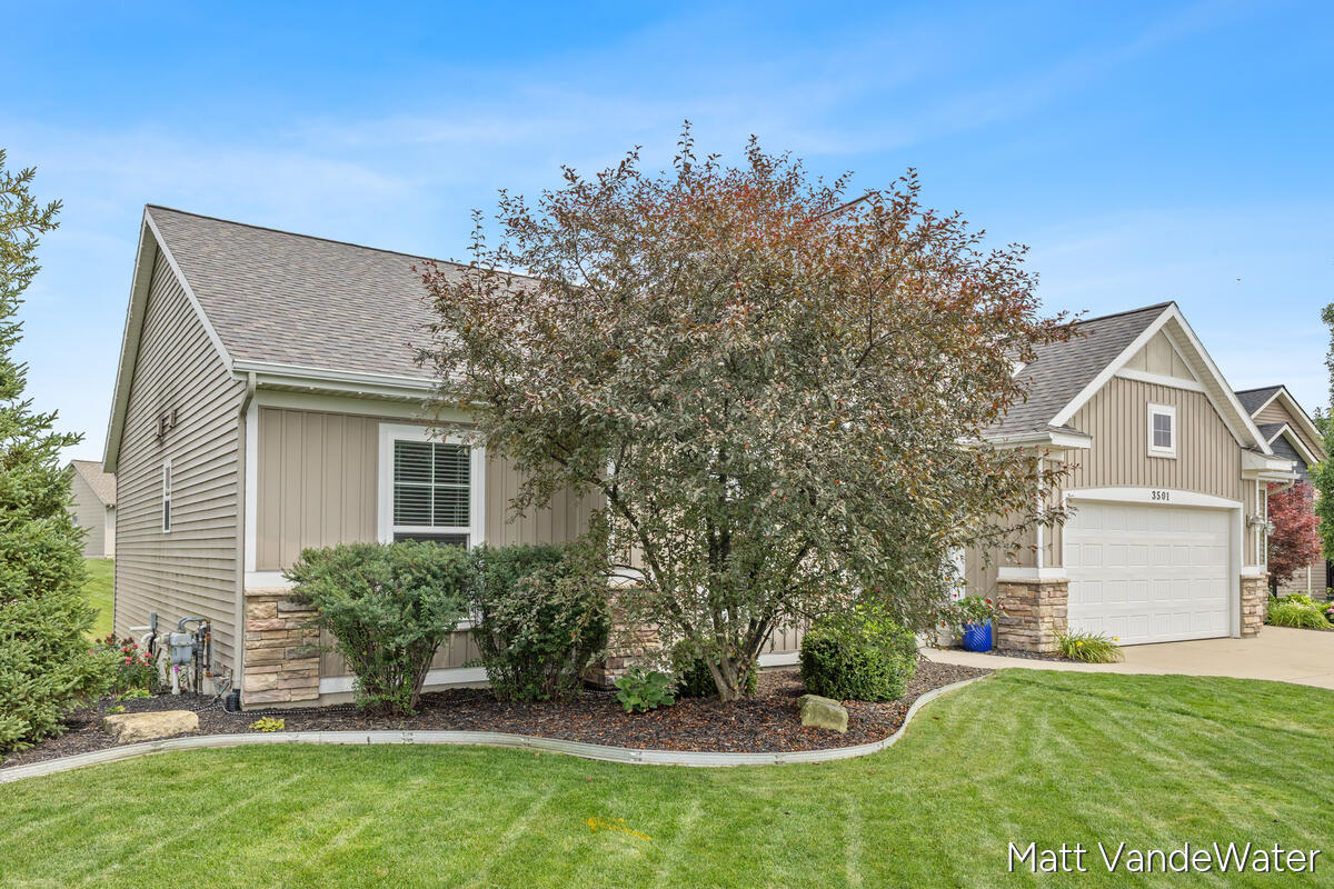 Photo 3 of Sale Pending at 3501 Tearose Dr, Hudsonville, MI 49426 | MLS# 70552781 | Listing updated on 2026-10-01