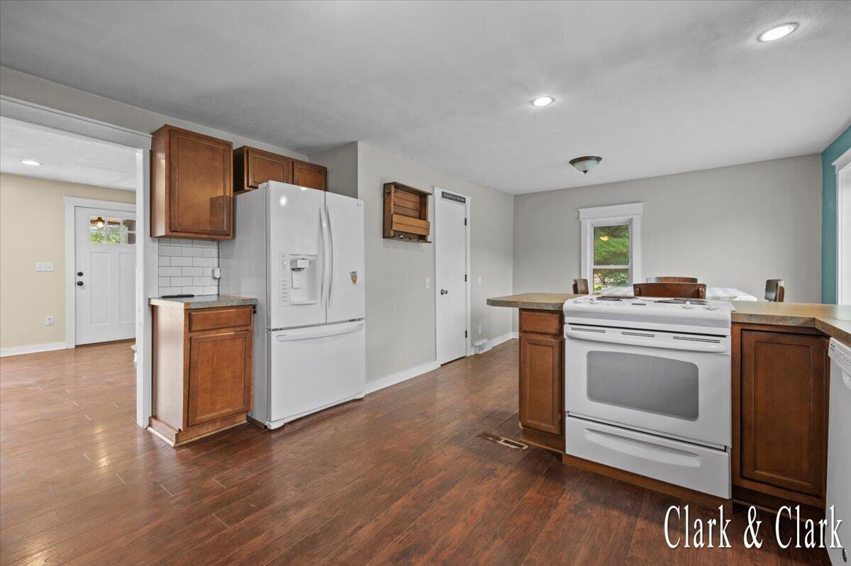 4th image of 2016 E Croton Dr, Newaygo, MI 49337 | MLS# 70552783