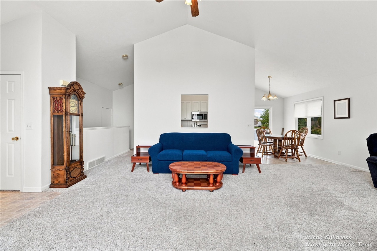Photo 4 of Single family home for sale at 2700 Cape Coral Dr, Wyoming, MI 49418 | MLS# 70552794 | Listing updated on 2026-09-16