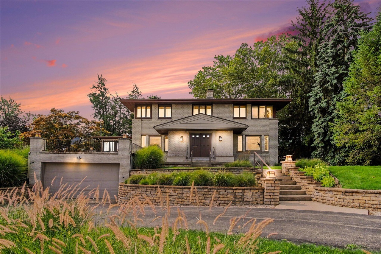 2nd image of 2318 Lake Dr, Grand Rapids, MI 49506 | MLS# 70552810
