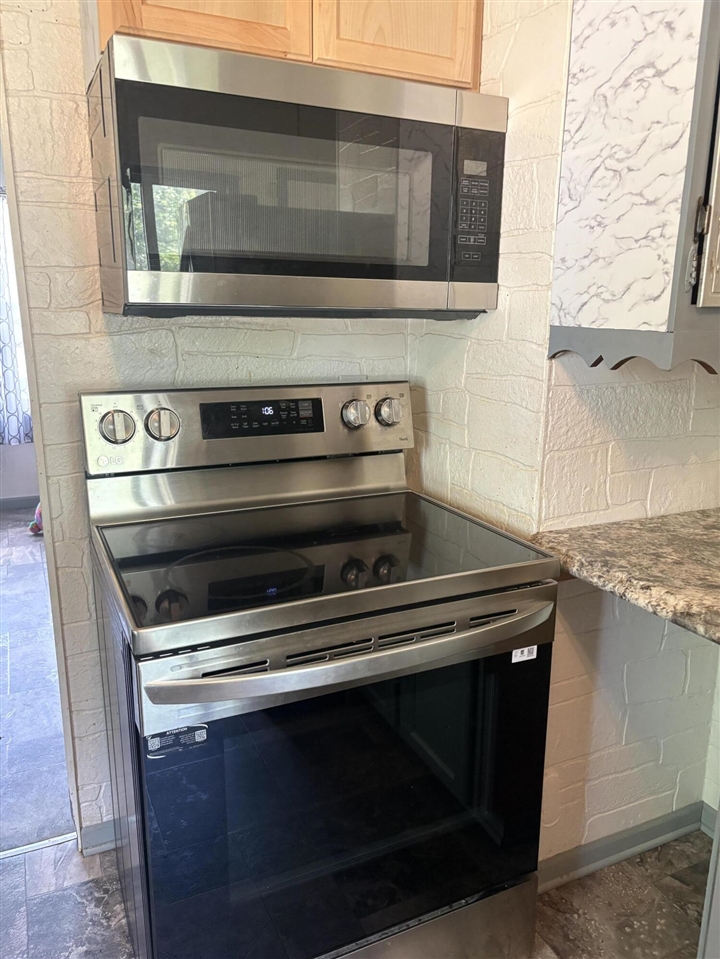 5th image of 2133 Riordan St, Muskegon, MI 49444 | MLS# 70552819