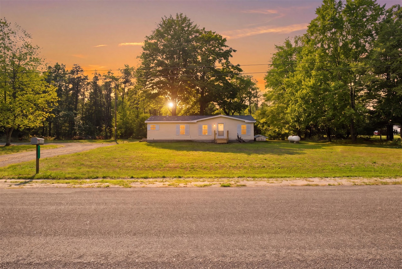 1st image of 3461 Steiner Rd, Fruitport, MI 49415 | MLS# 70552829